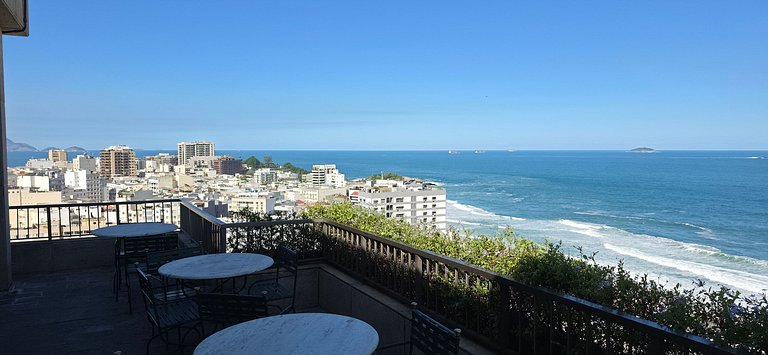 Vista Incrível e Lazer no Coração de Ipanema